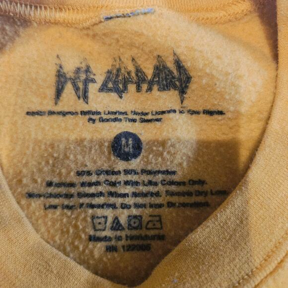 Def Leppard Tour Dates Rock Band Graphic Sweatshirt Orange Women's Size M 3587 - Picture 4 of 6
